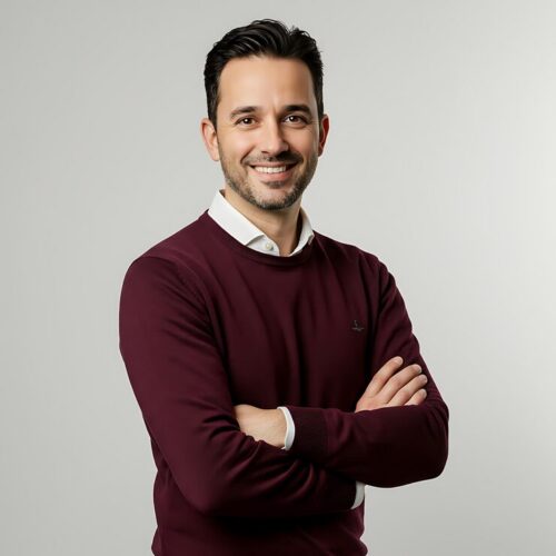 cheerful-corporate-headshot-confident-man_687684-2485